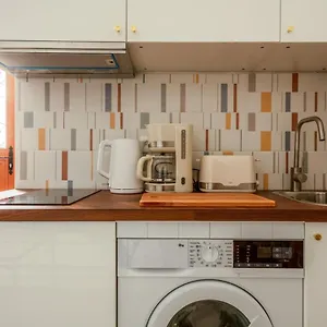 https://charming-studio-in-the-bastille-neighbourhoodwelkeys.fr-paris.fr